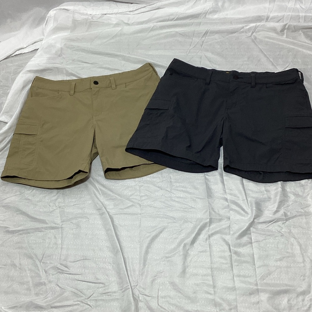 Carhartt Women's Cargo Shorts Size 12 in Black and Tan